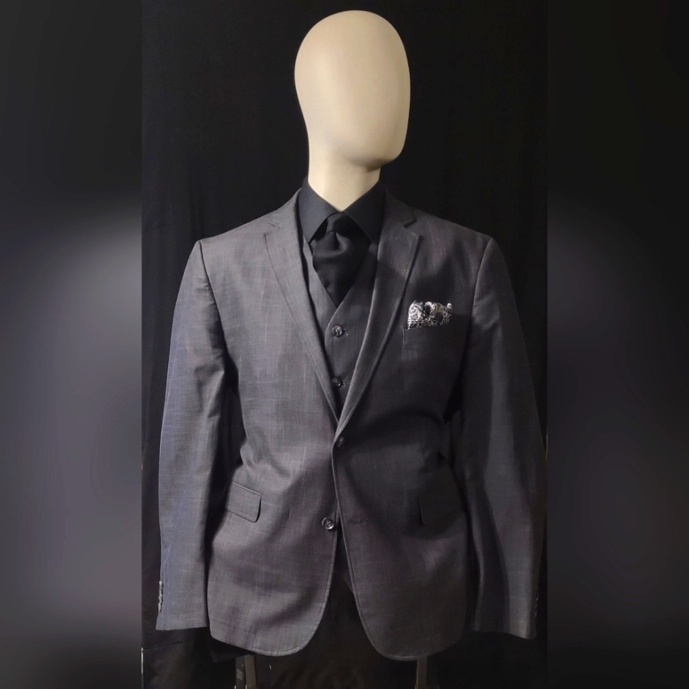 Joseph Abboud jacket and vest. Blue grey xl. Slightly worn.